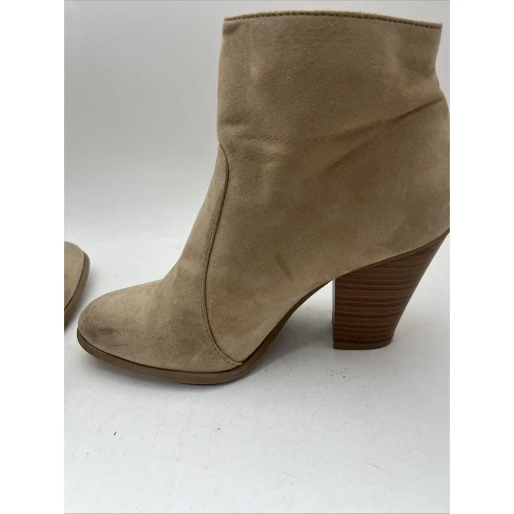 Women's JustFab VASHA Beige Suede Zip Ankle Booties Size 6.5 Block Heel